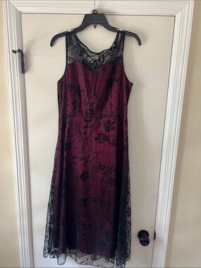 Acevog Burgundy Midi Dress with Black Floral Lace